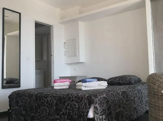 Moderne Magnifique Vue Sur Dans Cadre Calme Et Verdoyant 公寓